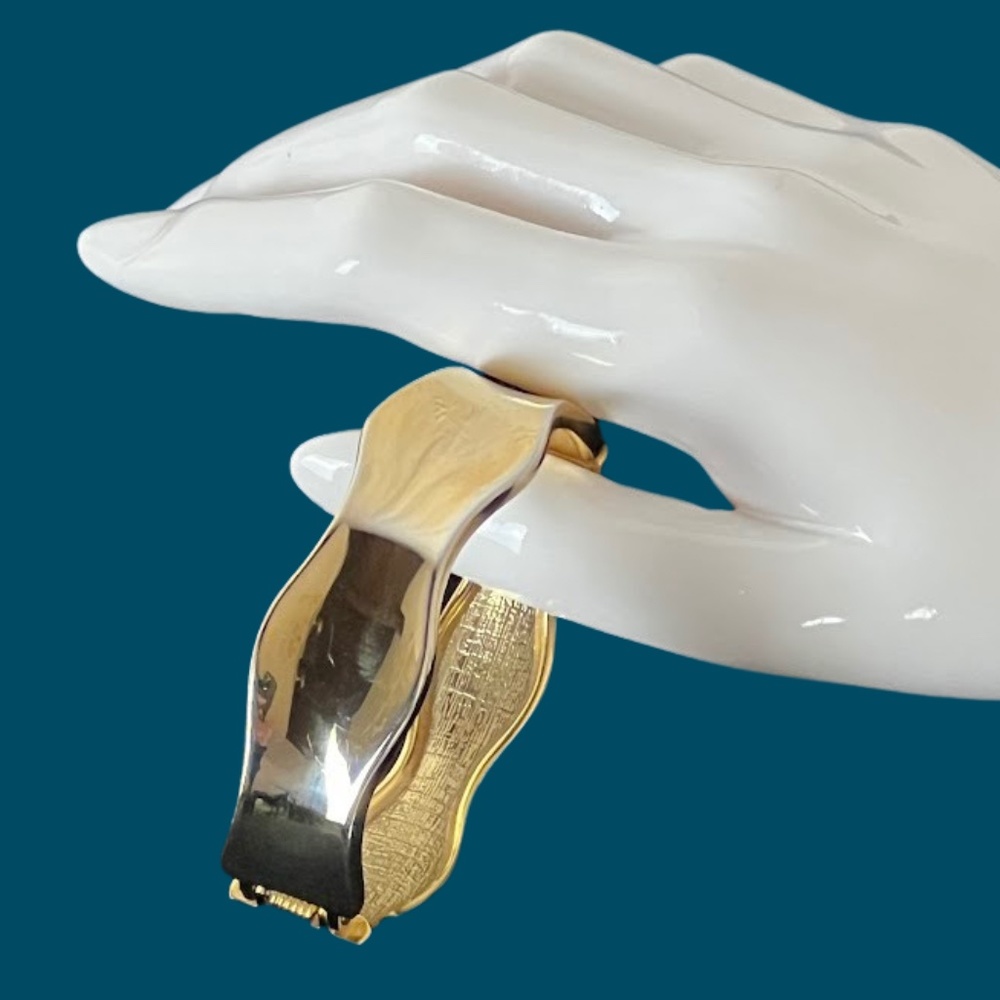 Vintage Clamp Bangle/Cuff Bracelet Gold Tone - Picture 7 of 11
